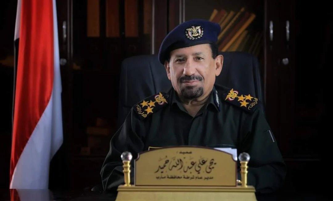 مدير عام شرطة مأرب يهنئ نائب رئيس مجلس القيادة الرئاسي ووزير الداخلية بمناسبة عيد الفطر Image