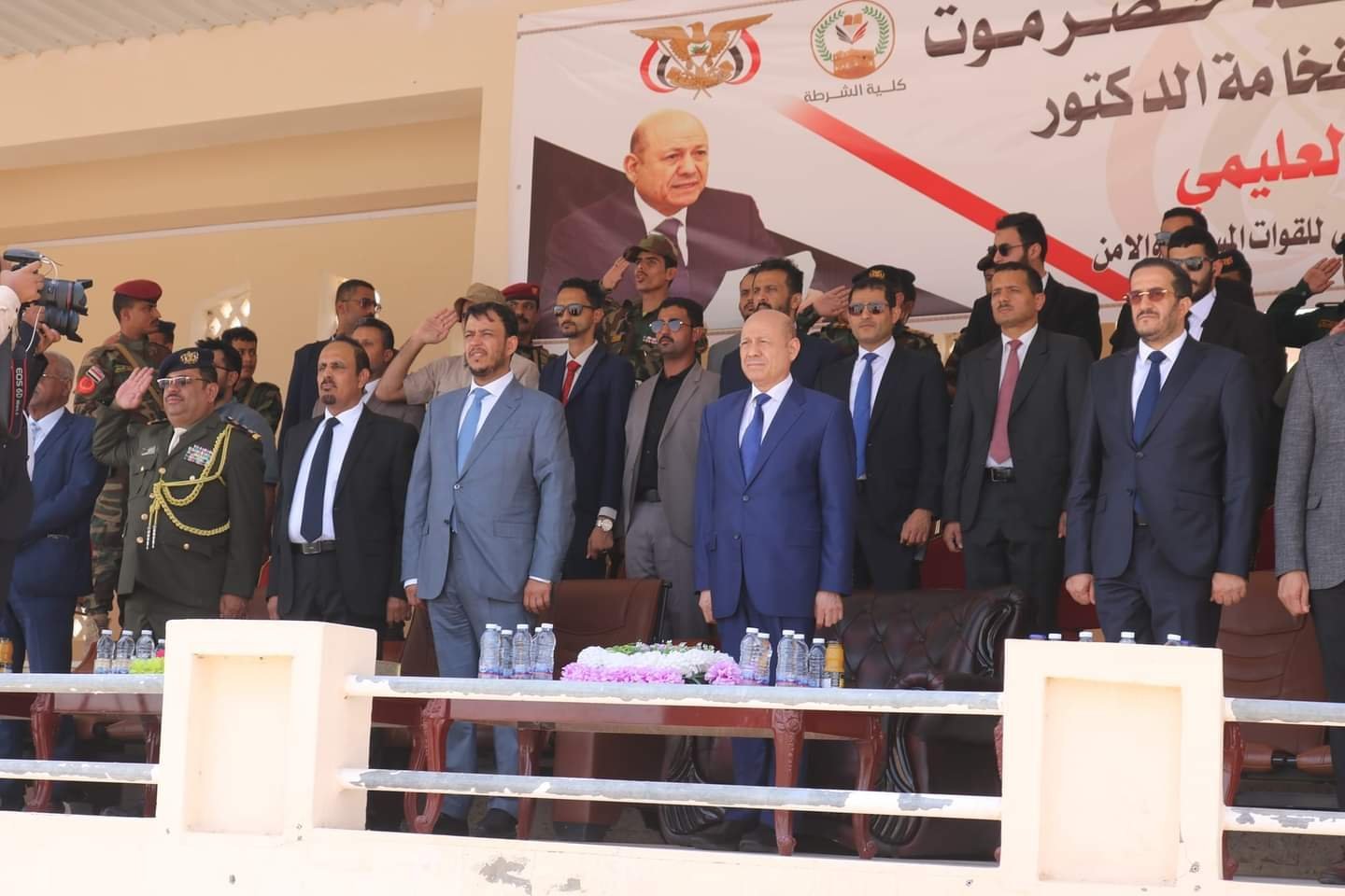 رئيس مجلس القيادة وعضوا المجلس عبدالله العليمي وعثمان مجلي يزورن كلية الشرطة بحضرموت Image