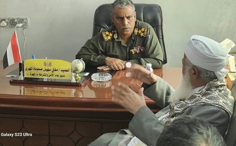وكيل وزارة الأوقاف والإرشاد يلتقي مدير عام الأمن والشرطة بمحافظة المهرة Image