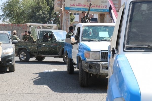 شرطة تعز تضبط متهمين بجريمة قتل عمدي Image