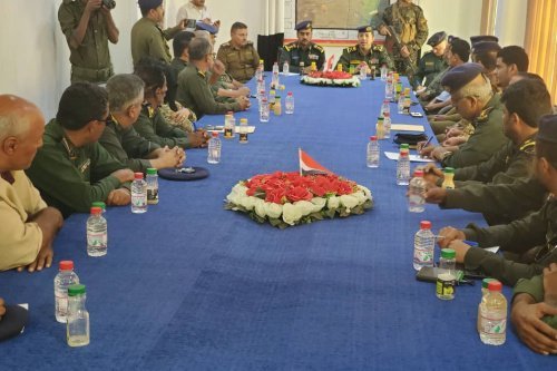 وكيل وزارة الداخلية يترأس اجتماعا لقيادات الأجهزة الأمنية بمحافظة المهرة Image