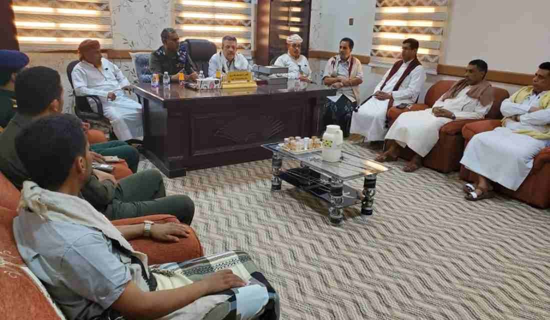 اجتماع مشترك للسلطة القضائية وأجهزة الشرطة بمحافظة المهرة Image