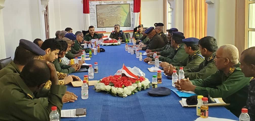 اجتماع لقيادات شرطة المهرة لمناقشة التقارير التقيمية النصف سنوية Image