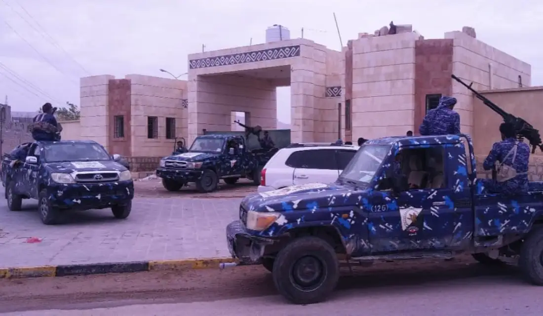 شرطة عدن تلقي القبض على متهم بتزوير محررات رسمية Image