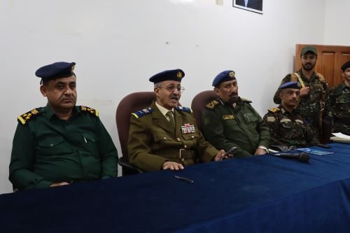 المفتش العام بوزارة الداخلية يتفقد سير العمل بشرطة محافظة مأرب Image