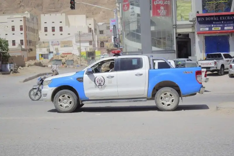 شرطة حضرموت الوادي تضبط مروجين للمخدرات بسيئون Image