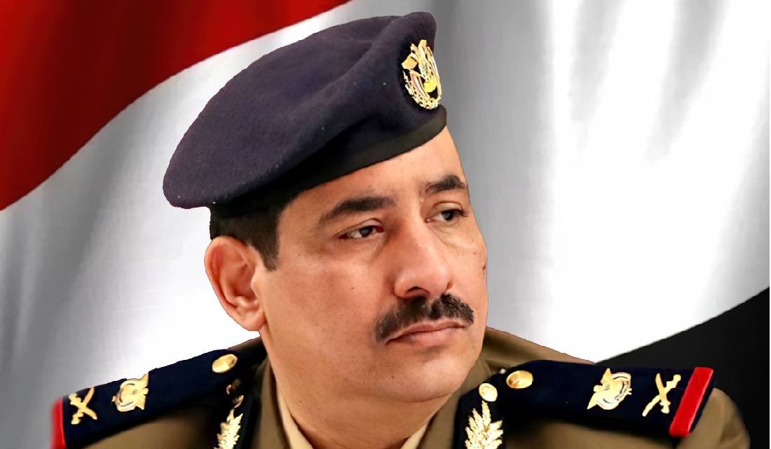 وزير الداخلية يعزي عضو مجلس القيادة الرئاسي العميد طارق صالح Image