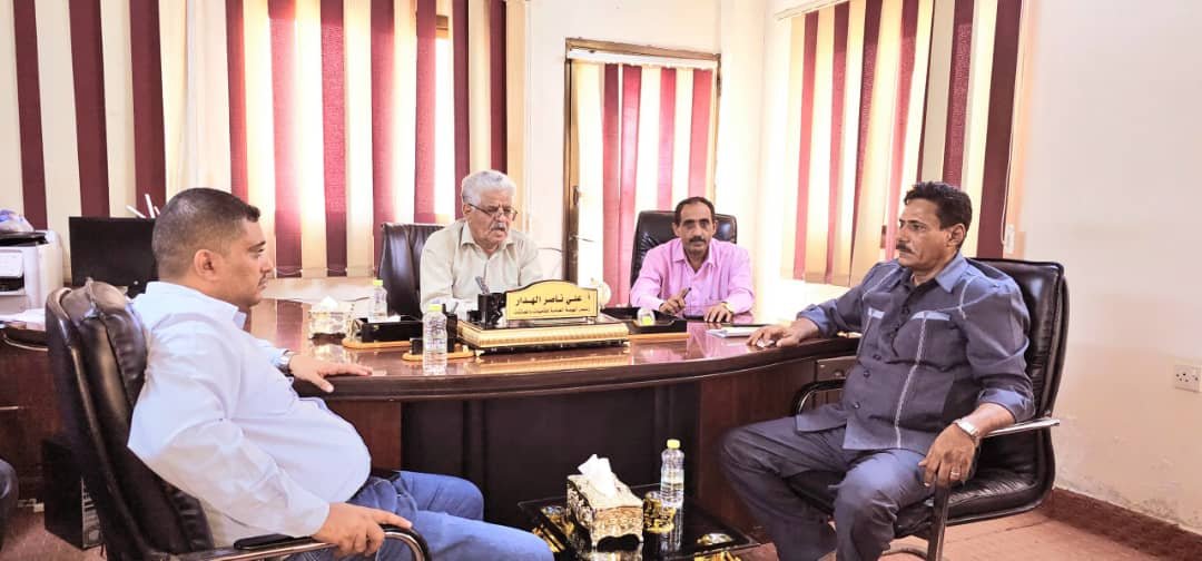 الاداره العامة للتقاعد والهيئة العامة للتأمينات والمعاشات يناقشان أهمية خدمة المتقاعدين ورعاية أسر الشهداء والجرحى Image