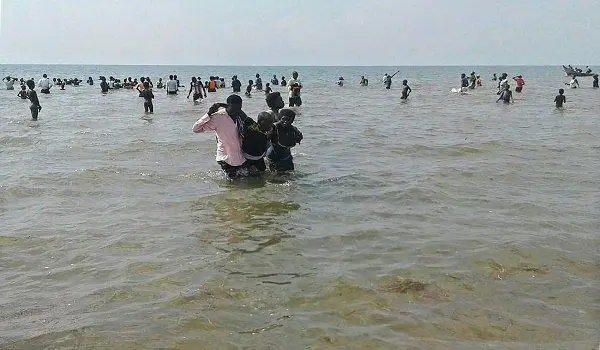 استمرار وصول المهاجرين غير الشرعيين إلى سواحل رضوم من الجنسية الأفريقية Image
