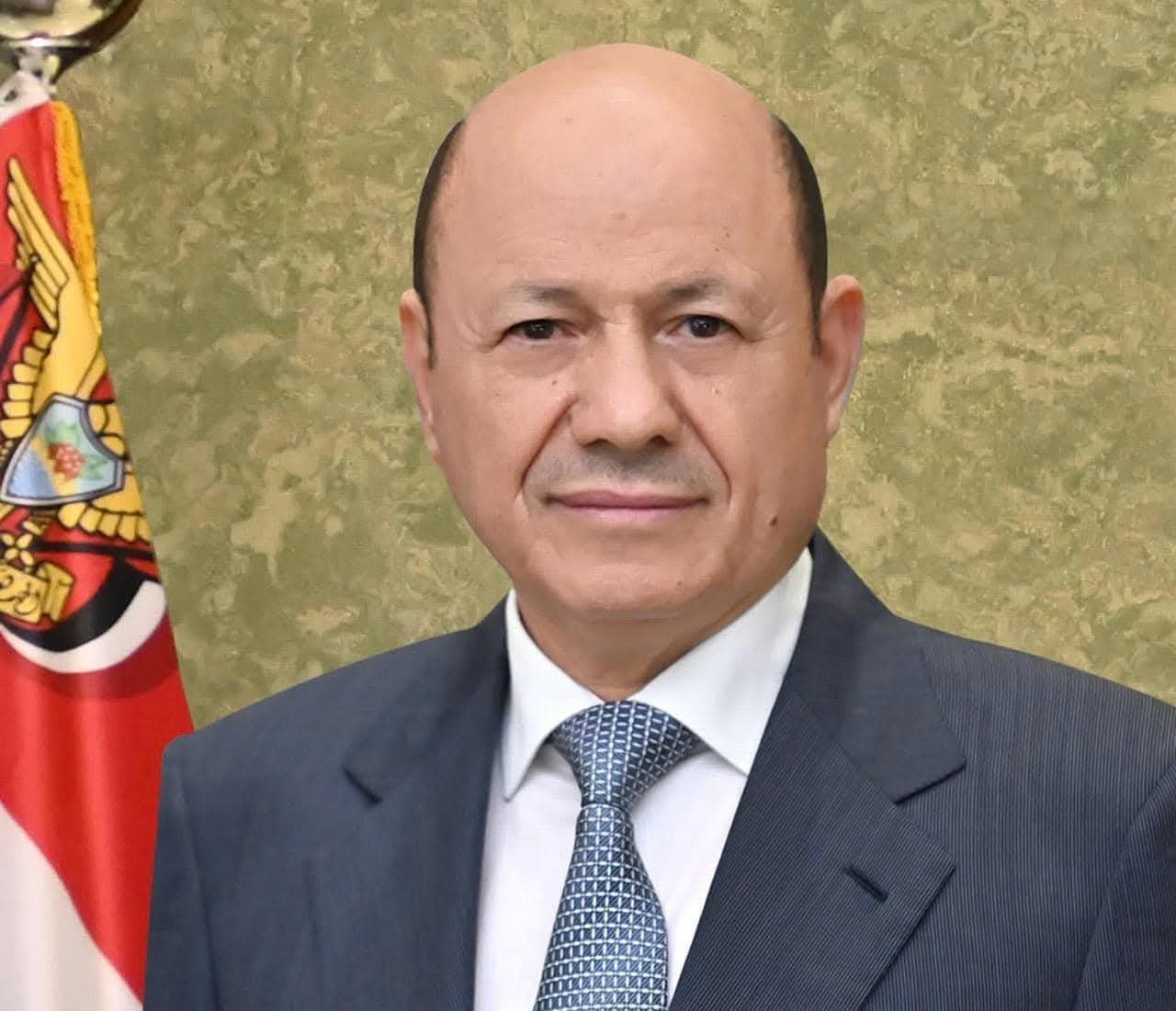 رئيس مجلس القيادة يشيد بالشراكة القوية مع المجتمعين الاقليمي والدولي لحماية الممرات المائية  Image