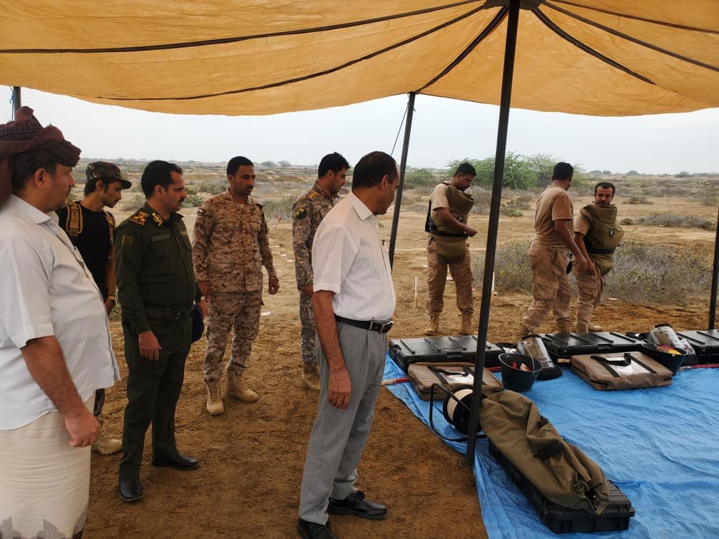 مدير عام شرطة حجة يشيد بجهود مشروع "مسام" في نزع الألغام وتأمين المناطق المحررة Image
