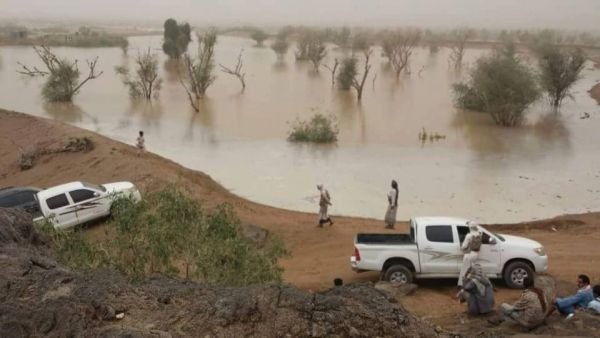 الدفاع المدني بمأرب: وفاة طفل غرقًا في سائلة الميل بمدينة مأرب Image