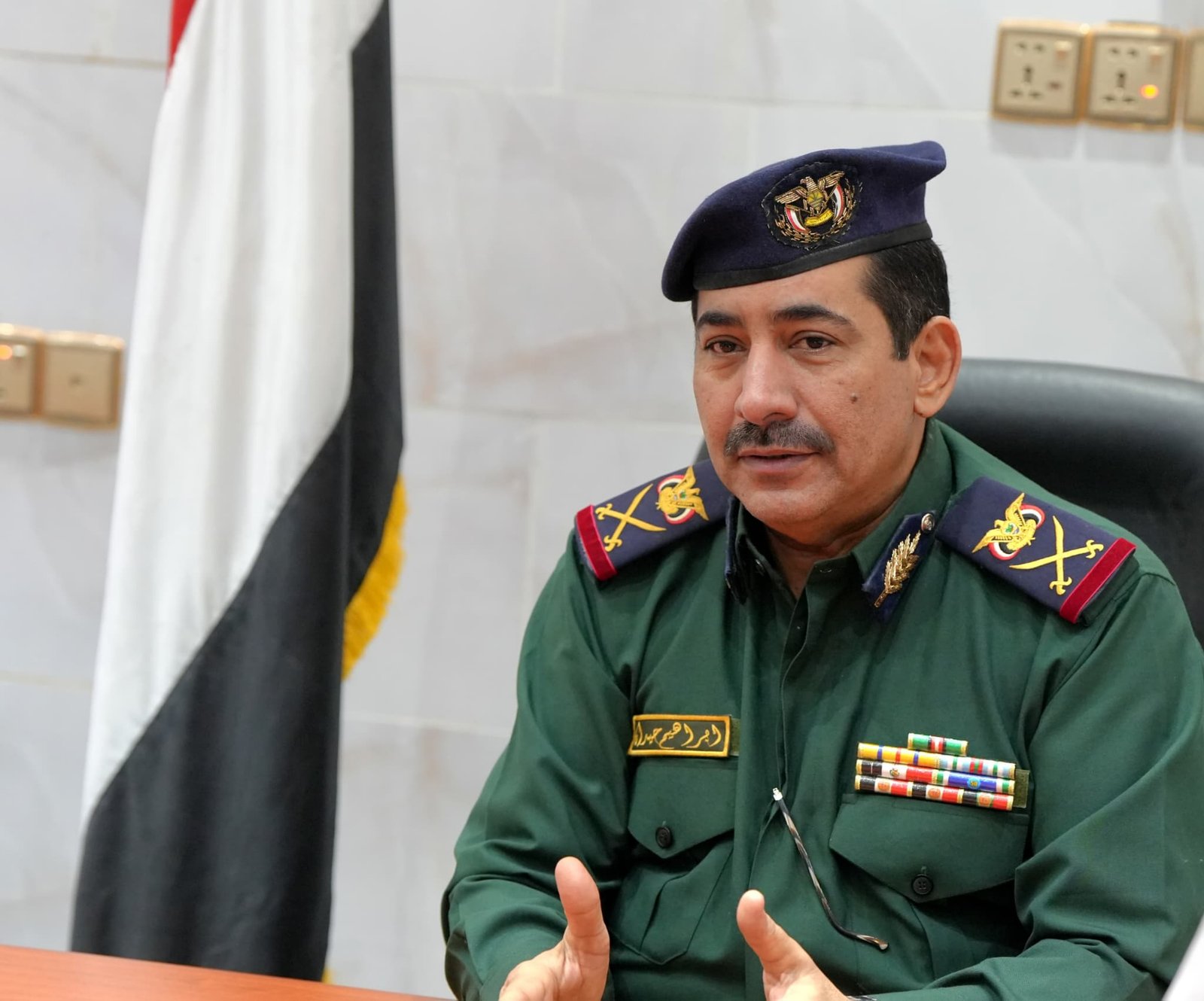 وزير الداخلية يشيد بالحملة الأمنية بمحافظة تعز  Image