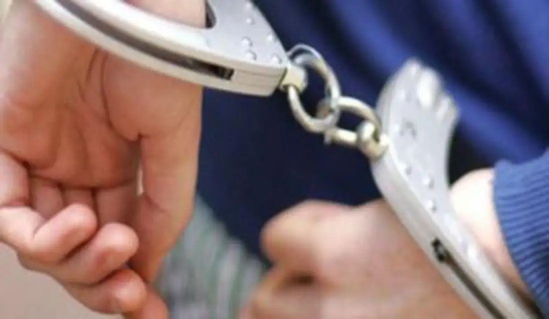شرطة لحج تضبط متهماً بطعن أحد أقاربه إثر خلاف أسري Image