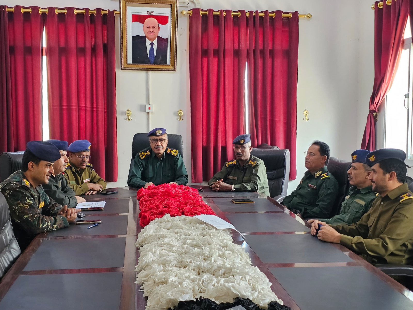 اجتماع ديوان الوزراة بسيئون  يستعرض جهود الشرطة في مكافحة الجريمة المنظمة والالكترونية Image