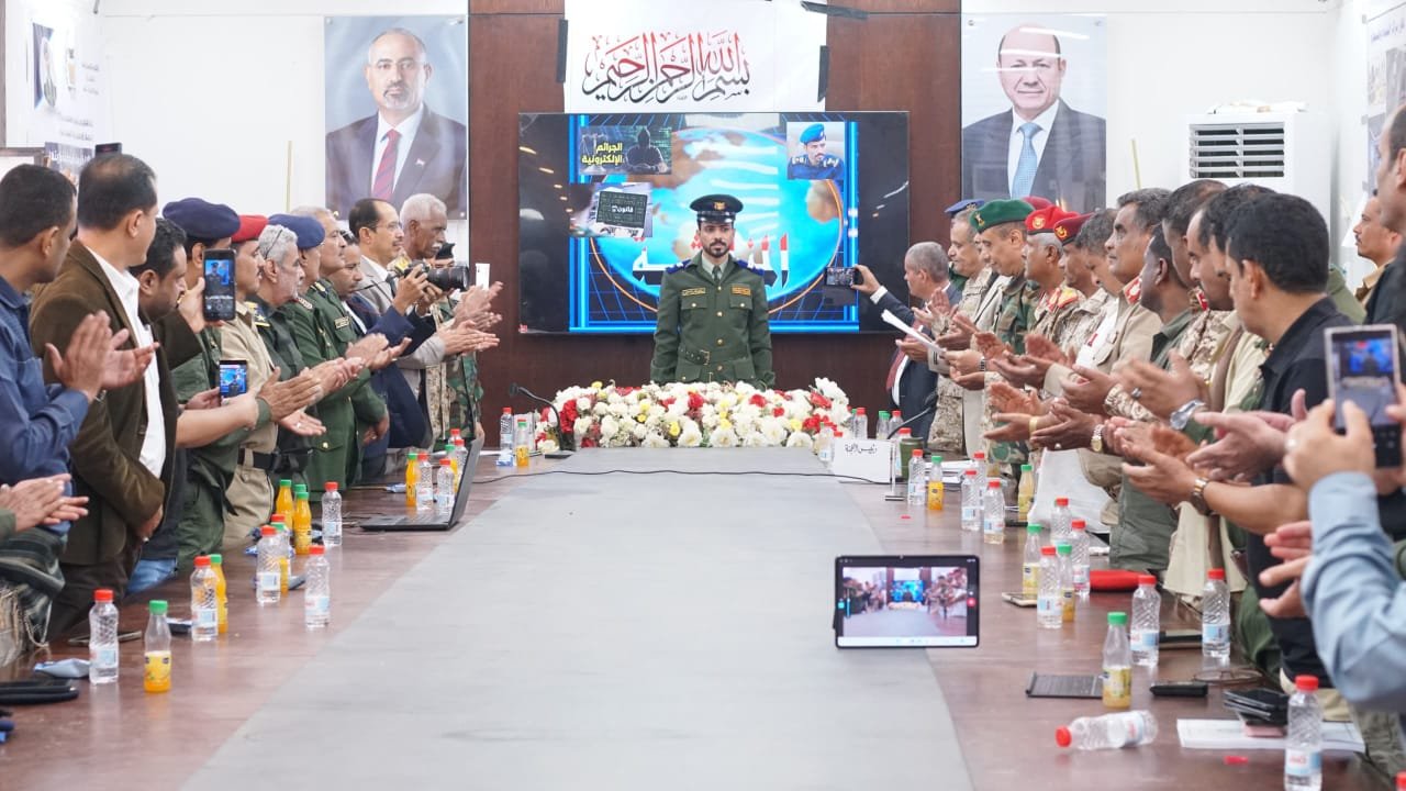 الباحث العقيد صالح باسمير ينال درجة الماجستير من الأكاديمية العسكرية العليا كلية القيادة والأركان بعدن Image