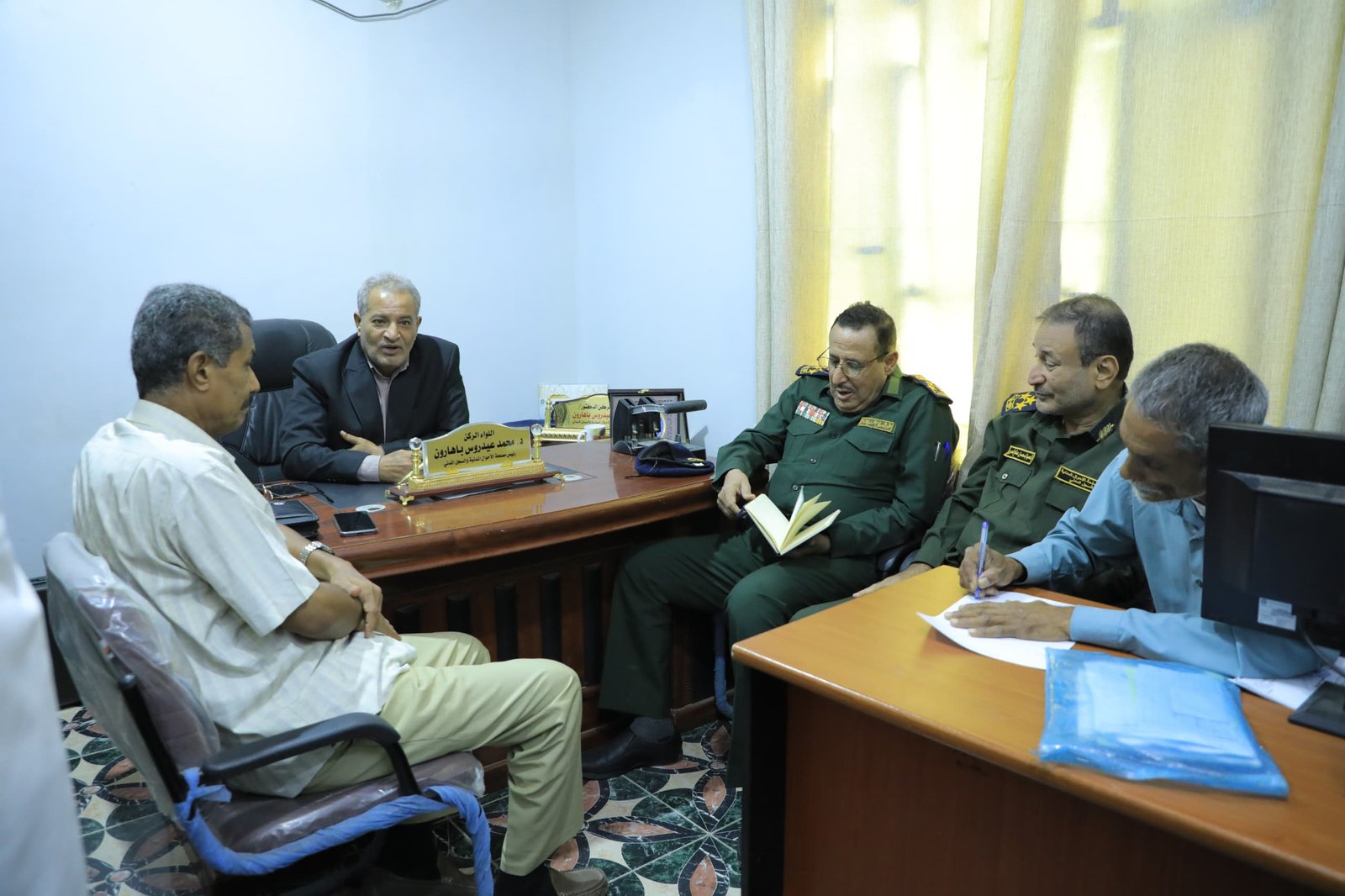 لجنة  من وزارة الداخلية تتفقد مصلحة الأحوال المدنية بعدن لتعزيز الشفافية وتحسين الخدمات Image