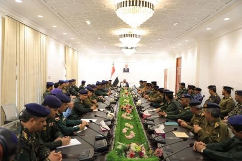 عضو مجلس القيادة العرادة يترأس اجتماعاً موسعاً للقيادات الأمنية  Image