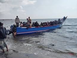 قارب تهريب ينزل 150 مهاجرا غير شرعيا بساحل رضوم Image