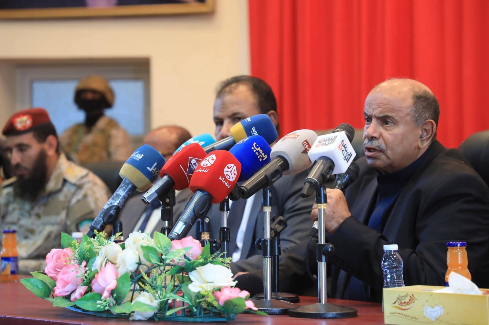 المحافظ الخنبشي يؤكد بدء مرحلة جديدة لإدارة حضرموت ويدعو لفتح صفحة جديدة قائمة على التوافق والتعايش Image