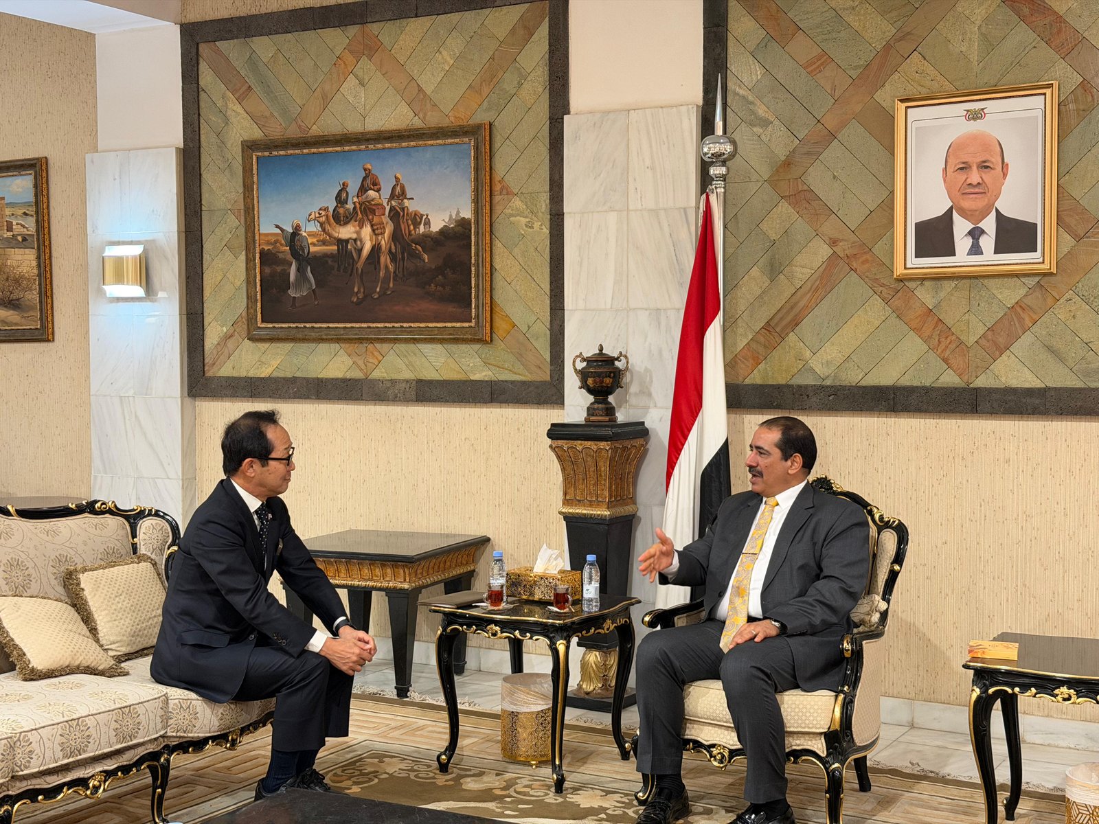 وزير الداخلية يبحث مع السفير الياباني تعزيز التعاون الأمني Image