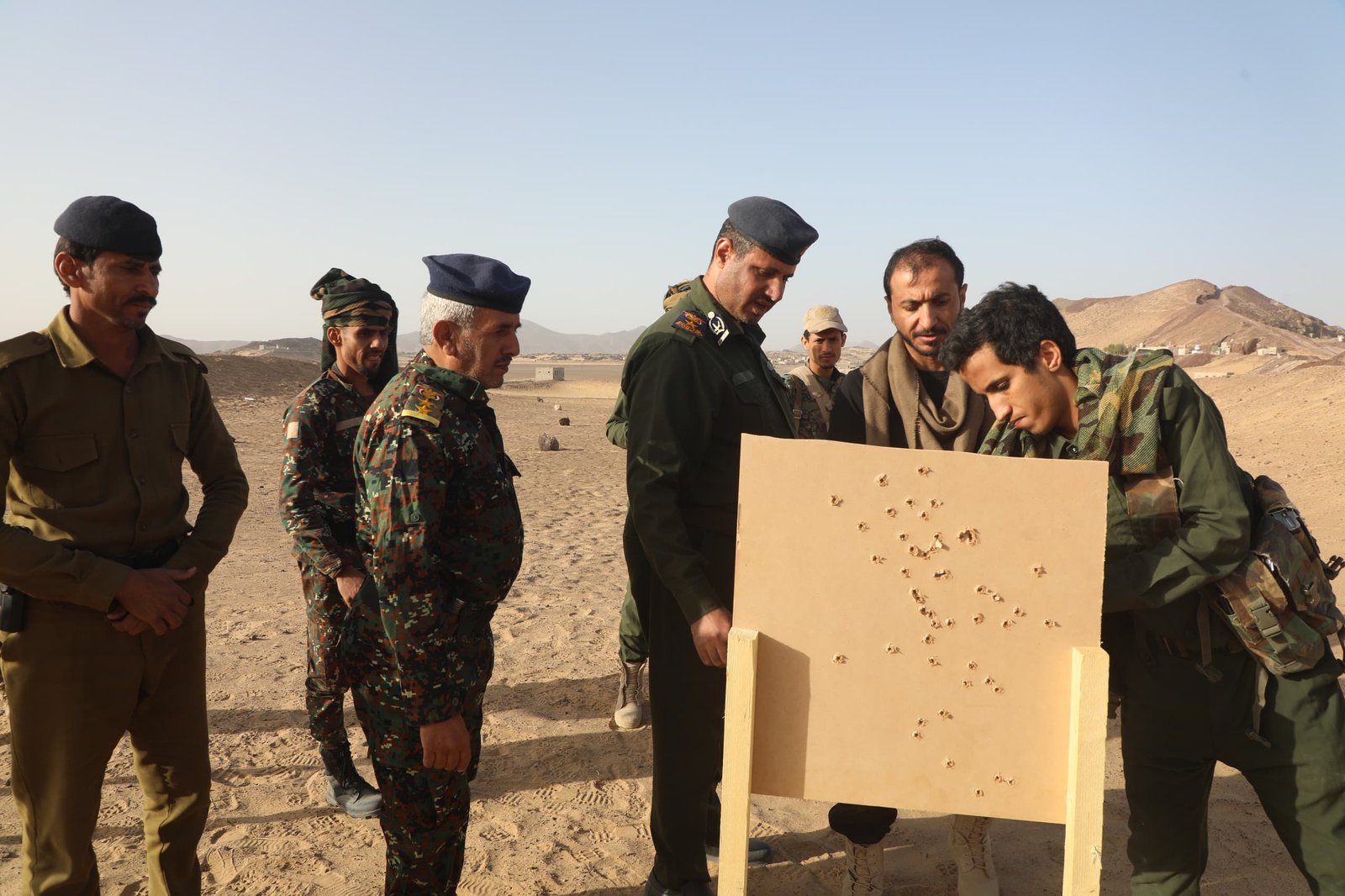 المنطقة الأمنية الثالثة بشرطة مأرب تنفذ مشروع الرماية بالذخيرة الحية Image