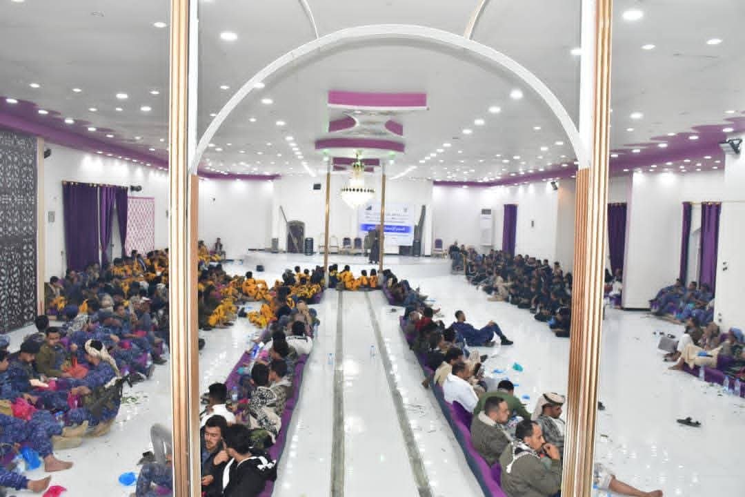 شرطة تعز تدشّن الأسمار الرمضانية لتعزيز الوعي الأمني ورفع الروح المعنوية Image