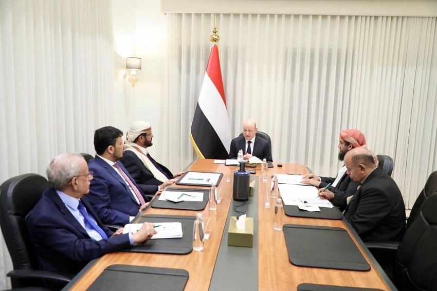 مجلس القيادة يؤكد دعمه الكامل للبرنامج الحكومي ويشيد بجهود المملكة للنهوض بأوضاع المحافظات المحررة Image