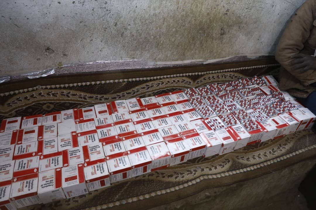 الأجهزة الأمنية بمأرب تحبط محاولة تهريب آلاف الحبوب المخدرة Image