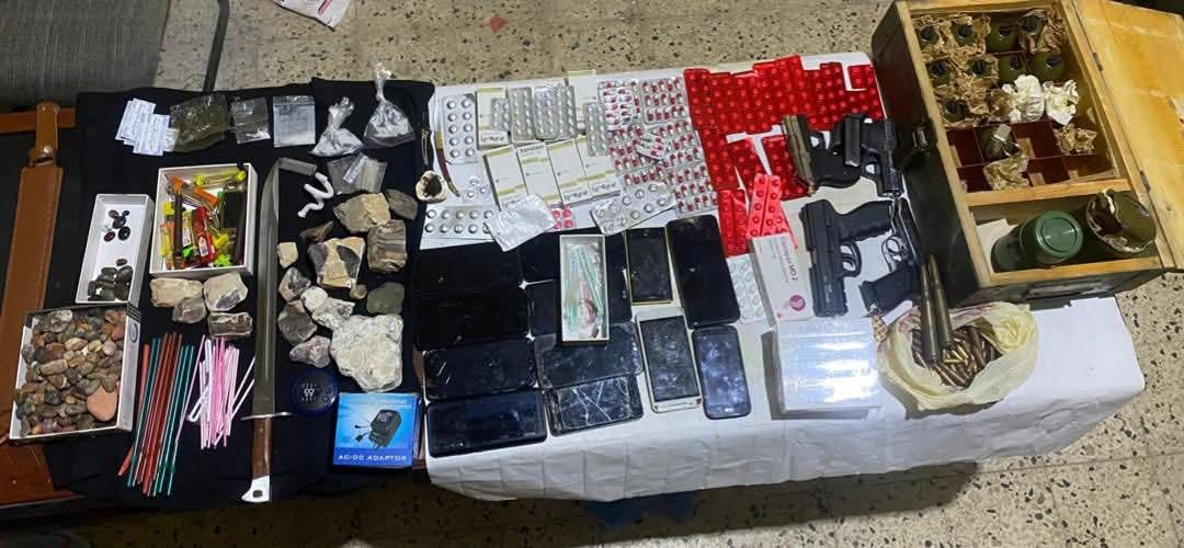 مدير عام مكافحة المخدرات يطّلع على ضبطية بساحل حضرموت ويشيد بجهود رجال المكافحة. Image