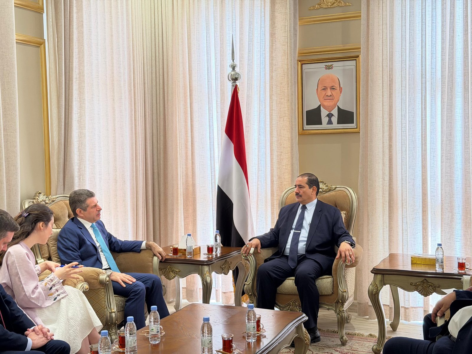 وزير الداخلية يبحث مع السفير الأمريكي تعزيز التعاون الأمني ودعم برامج الوزارة  Image