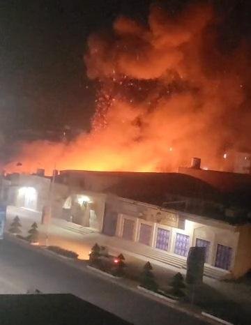 الدفاع المدني بوادي حضرموت يسيطر على حريق نشب في محل خردة بمدينة سيئون Image