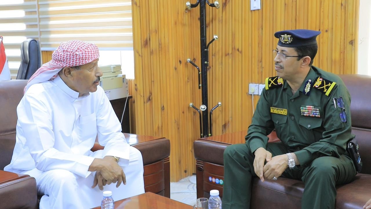 الوكيل بارباع  يناقش مع وكيل وزارة الداخلية  تطوير أداء المصالح الأمنية بوادي وصحراء حضرموت Image