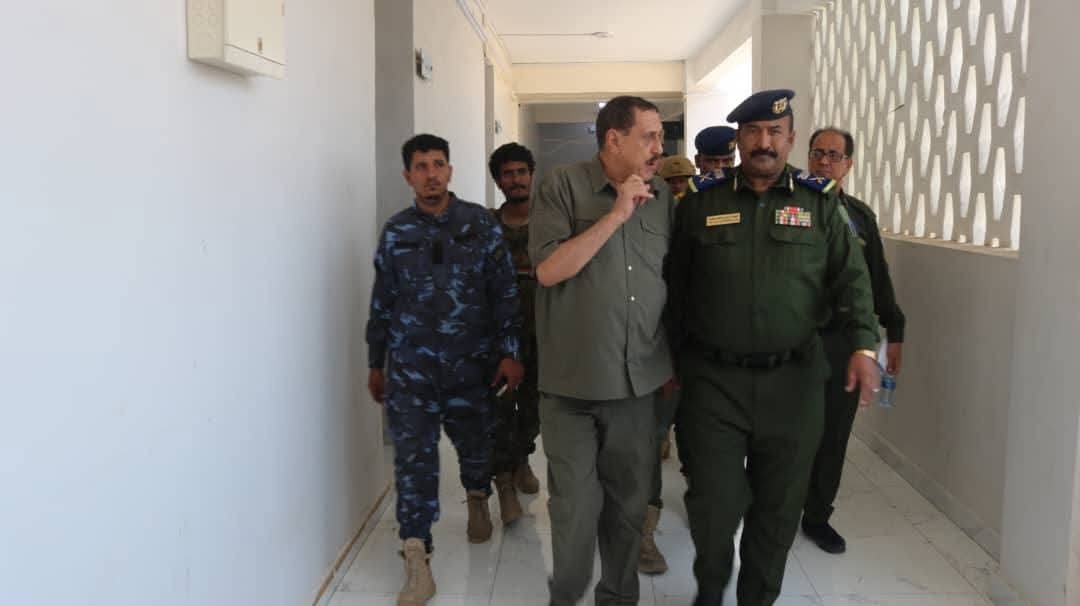 اللواء قائد عاطف يتفقد إدارة أمن عدن ويشيد بمستوى الجاهزية والانضباط الأمني Image