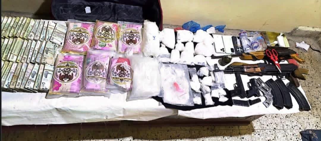 العميد لحمدي يطلع على تفاصيل عملية ضبط أحد أخطر مروجي المخدرات بالمكلا ويشيد بالإنجاز الأمني Image