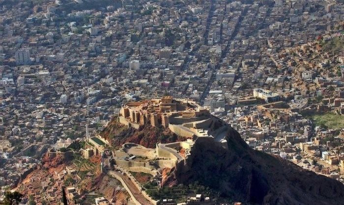 استشهاد مواطن برصاص قناص مليشيا الحوثي الإرهابية في تعز Image