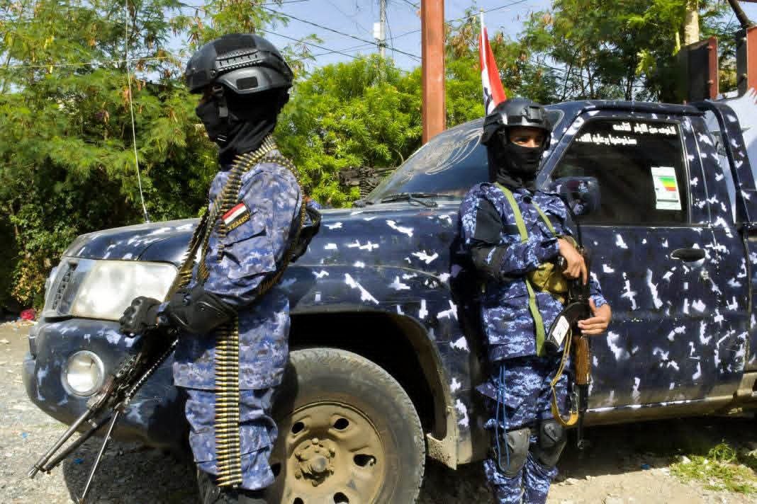 شرطة تعز تضبط متهمين بجريمة تفجير قنبلة يدوية أدت بإصابة مواطن في مقبنة Image