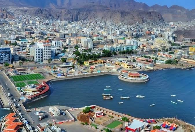 أمن مطار عدن يحبط محاولة تهريب أدوية Image