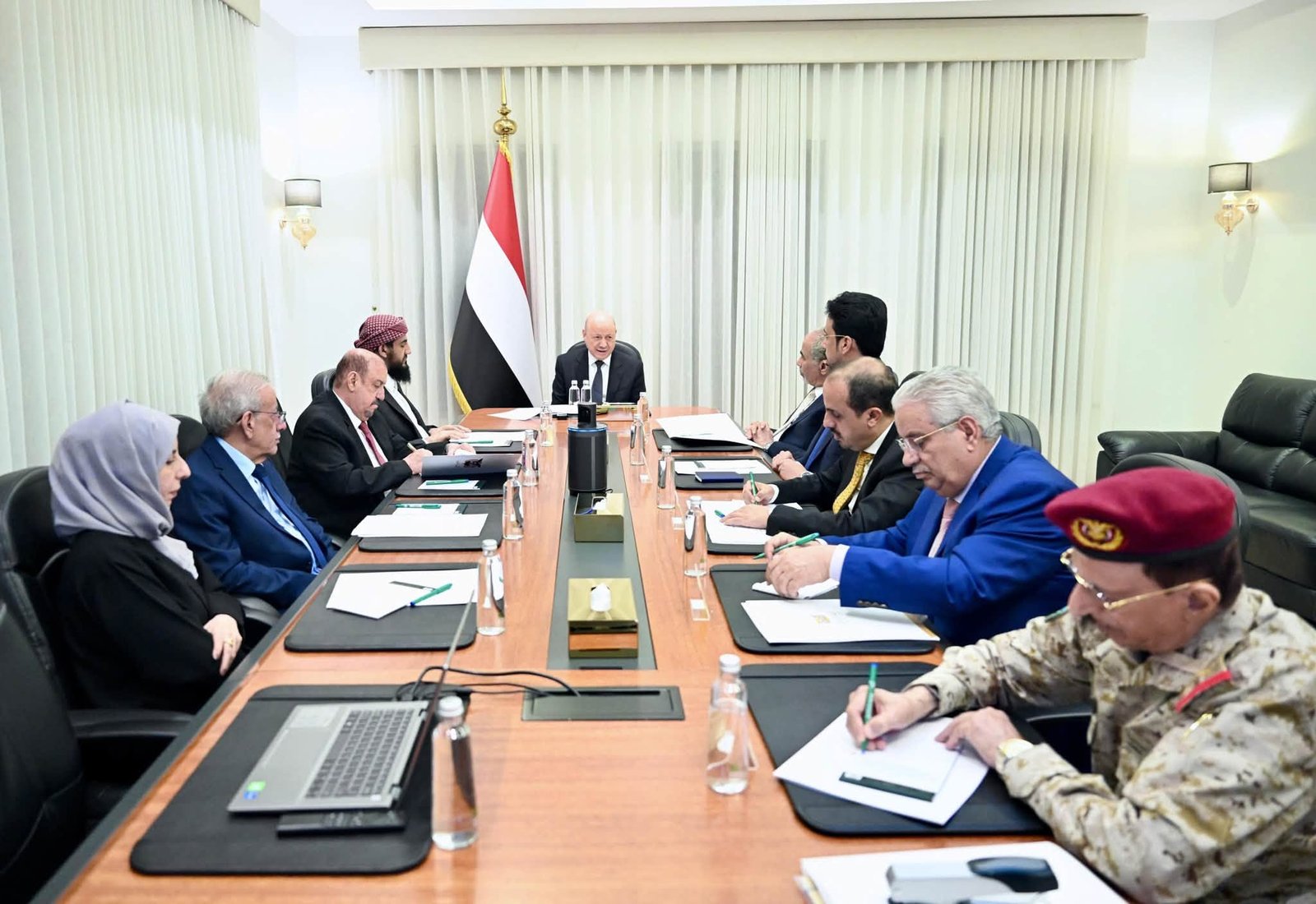 مجلس الدفاع الوطني يشيد بالالتفاف الشعبي الواسع حول القوات المسلحة ويتوعد بمزيد من عمليات الردع الموجعة Image