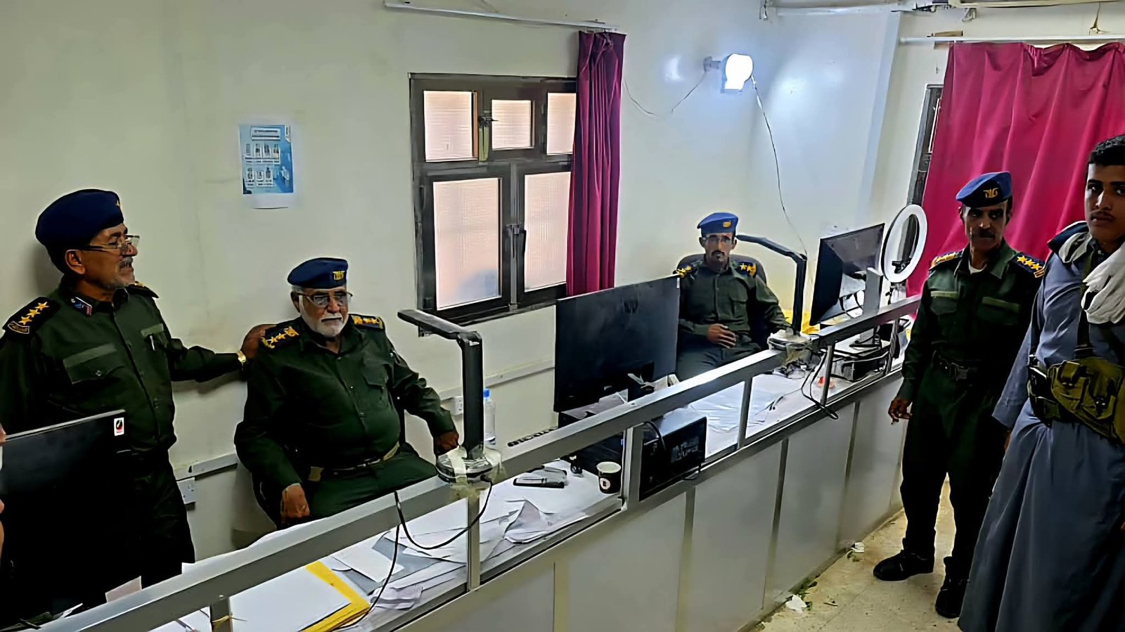 العقيد الدهولي يتفقد شرطة عسيلان ويؤكد رفع الجاهزية وتعزيز اليقظة الأمنية Image