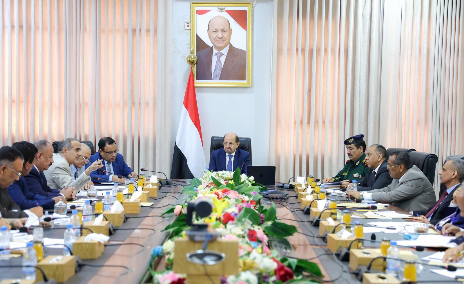 اللجنة العليا لمكافحة التهريب تستعرض عدد من المقترحات لتنفيذ موجهات رئيس مجلس القيادة الرئاسي  Image