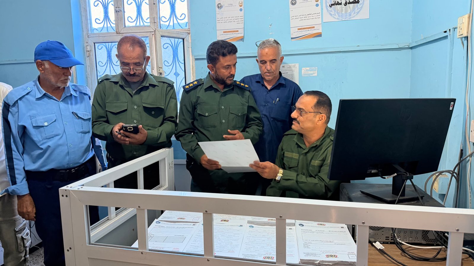 شرطة الضالع تدشن الاستمارة الإلكترونية للبطاقة الذكية وتستأنف ترقيم الدراجات النارية Image