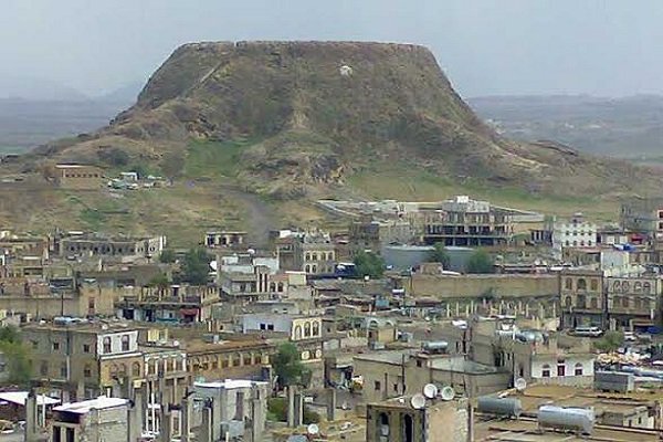 مدير عام شرطة الضالع يستعرض مستوى الجاهزية والإنضباط لقوات طوارئ أمن المحافظة Image